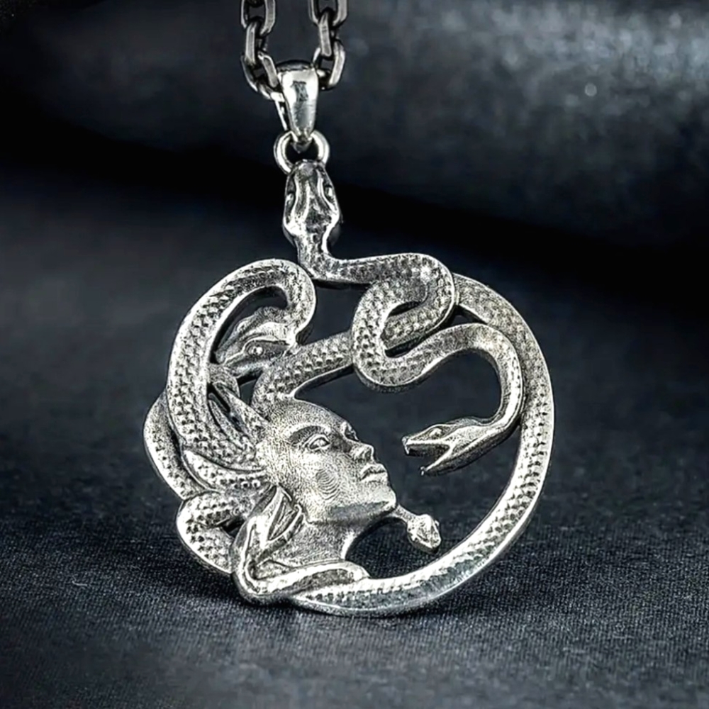NWT Women's Silver Medusa with Snakes Goth Punk Chain Necklace